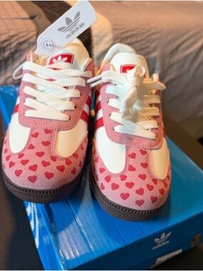 adidas Kids White and Pink Heart Pattern Sneakers
